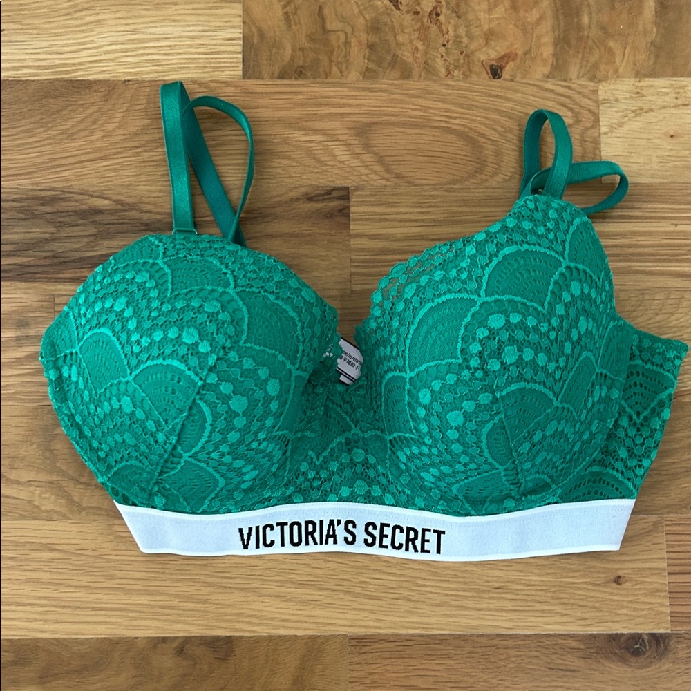 NWT Victoria's Secret Teal Lace Bra size 34C